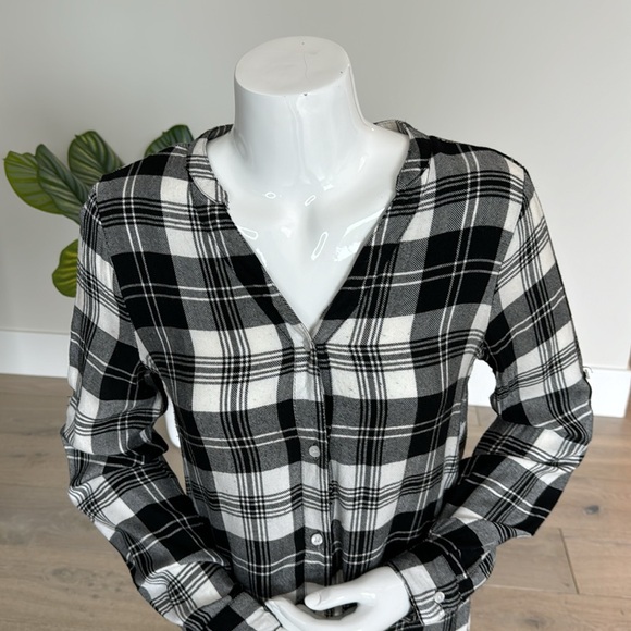 Kenneth Cole ladies top - Picture 2 of 9